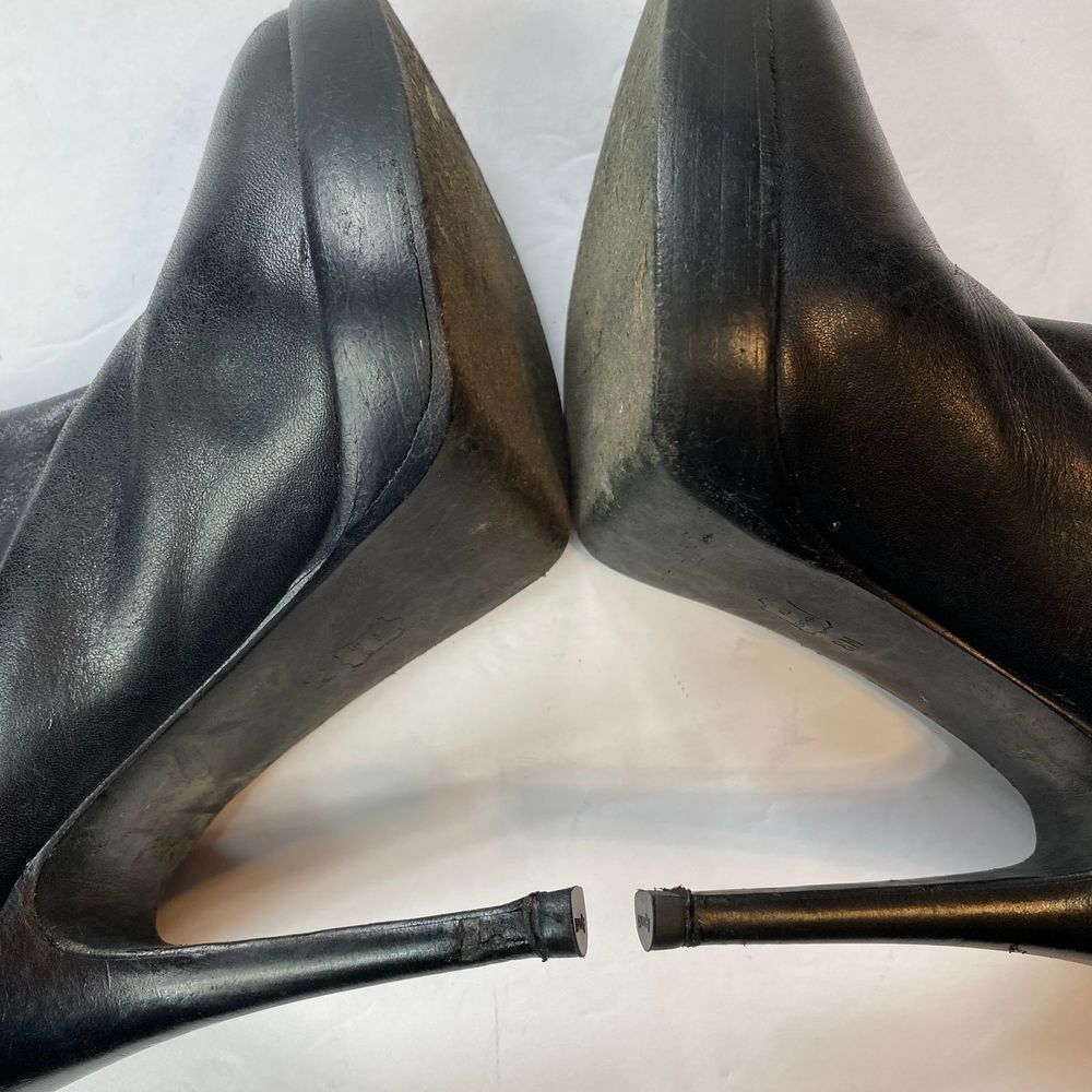 SOLD Tory Burch Lysa Leather & Chain Link Booties - Picture 11 of 16